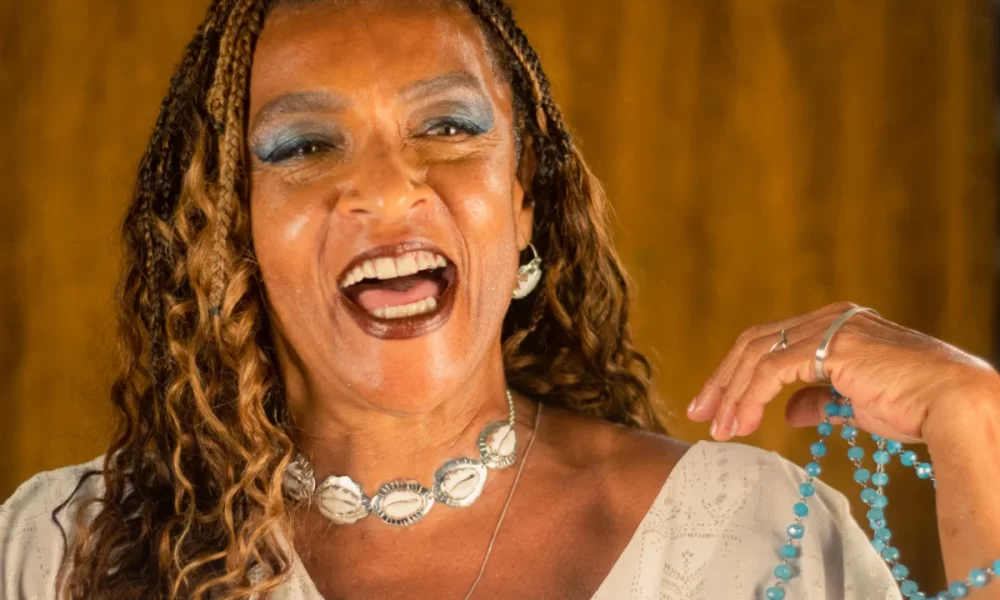 Após sucesso em ‘Vai na Fé’, Elisa Lucinda terá história contada em documentário