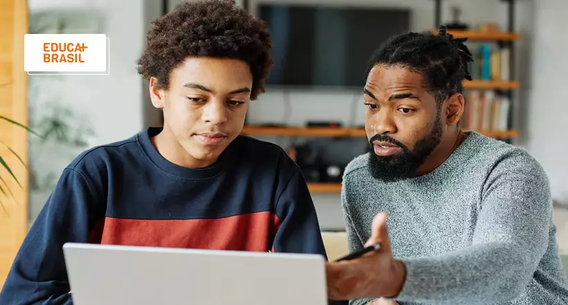 Cuidados que os pais devem ter com criança no computador